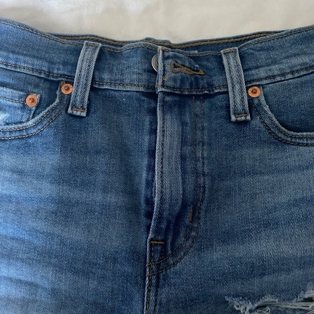 Levi denim jean shorts cut off distress - Picture 2 of 5
